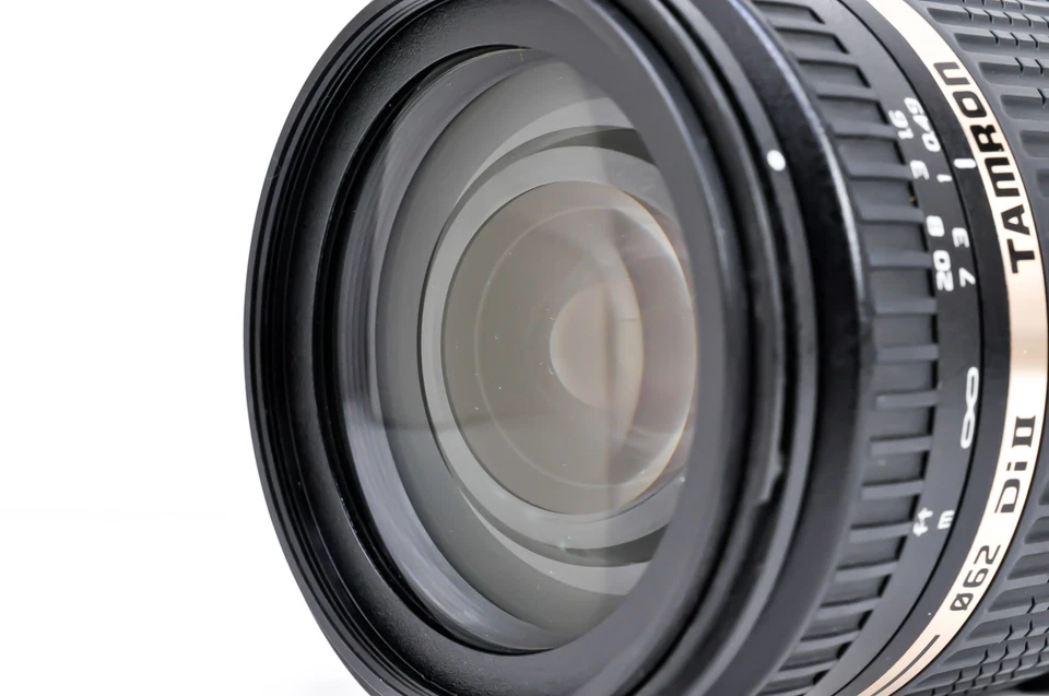 Top Mint Tamron B008 18-270mm f/3.5-6.3 Di II VC PZD Super Zoom Lens Canon EF - Image 3 of 4