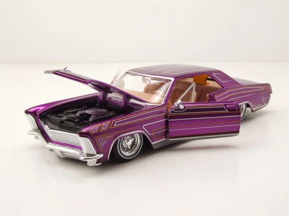 Buick Riviera 1965 Viola Modellino 1:24 Maisto - Immagine 4 di 4