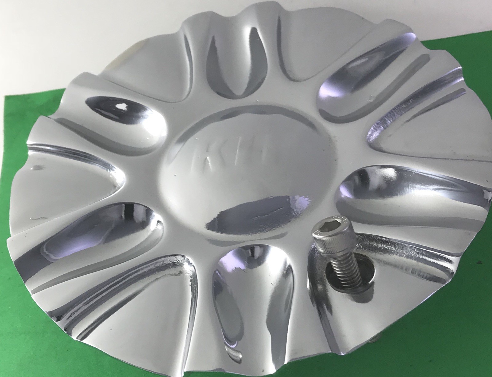 PULSE Center Cap Chrome Wheel  Hubcap P\N: 191L175P S311-26 W/SCREW