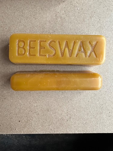 8x Beeswax Blocks 100% Organic Naturally Fragrant Beeswax for candles polish etc - Picture 5 of 12