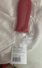 NIP Lodge Deluxe Red Kitchen Silicone Skillet Handle Holder
