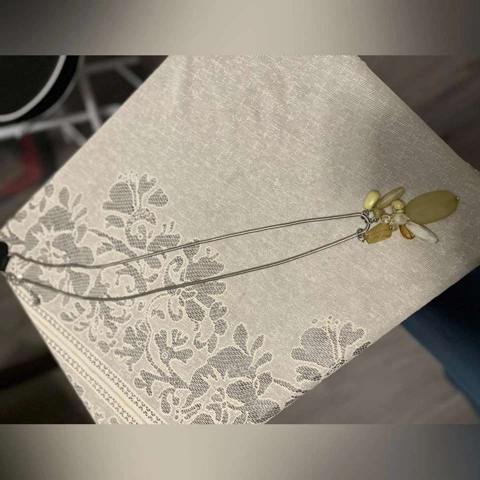 Chico's Creamy White Pearl Necklace with Gold Accents Foto 4 de 4