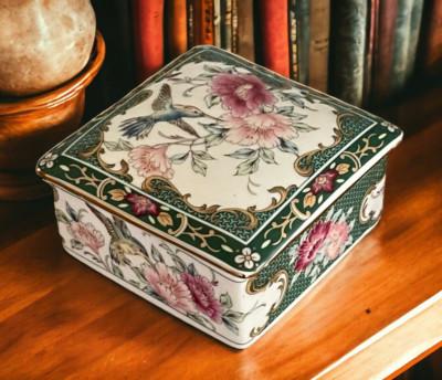 Vintage Japanese Trinket Jewelry Box Kinei Seiwa Porcelain