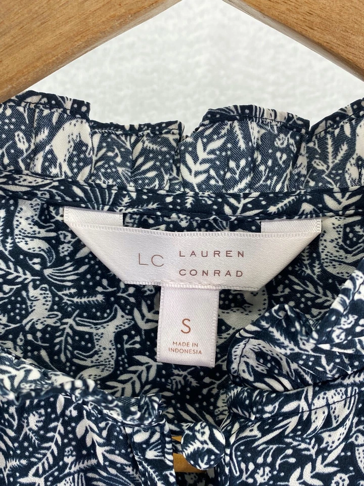 Lauren Conrad S Top Azul Branco Botão Frontal Excelente Estado Usado (W5742-L12) - Imagem 2 de 4