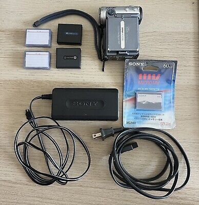 Sony DCR-lP5 NTSC MicroMV Handycam Camcorder VCR Player Sony DCR-lP5 NTSC MicroMV Handycam Camcorder VCR Player