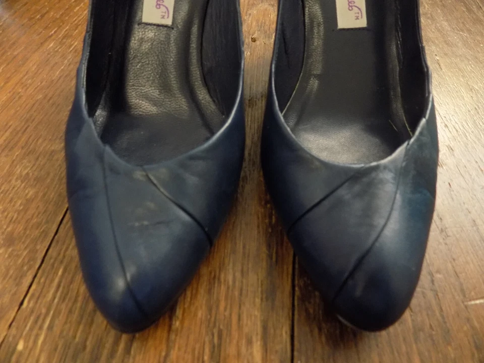Zapatos de salón clásicos de colección reunidos en capas Gloria Vanderbilt azul marino 3" tacones talla 7 Foto 3 de 4