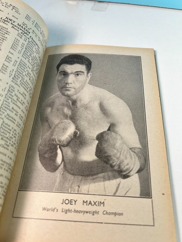 1951 Boxing News Annual & Record Book Made England Sugar Ray Robinson RARE!!💥 - Picture 7 of 11