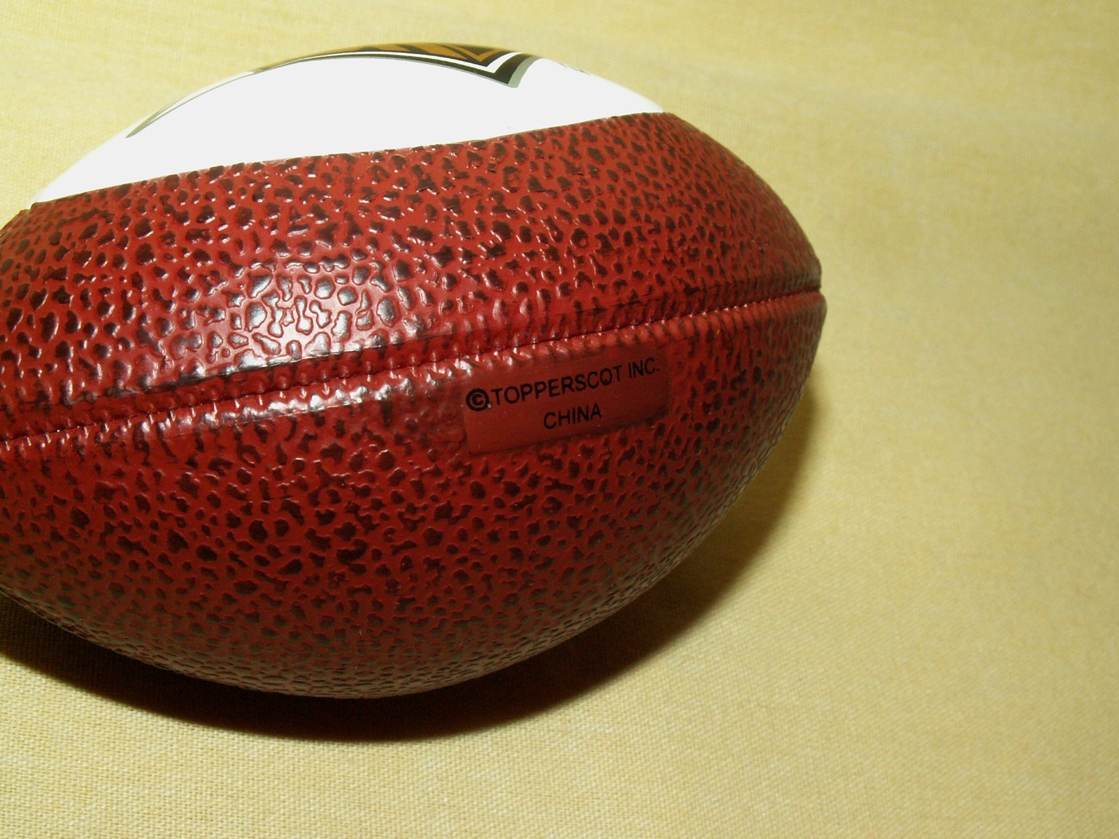 PURDUE ORNAMENT FOOTBALL TOPPERSCOT UNIVERSITY BOILERMAKERS LOOSE NO BOX BALL.