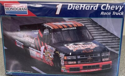 ミニカー NASCAR 2003 Chevy Race Truck 1/24 Kevin Harvick 1/24 #6 Looney Tunes Back In Action 2003