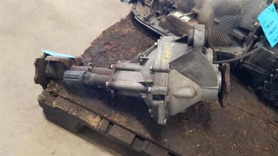 1999-2010 GMC Sierra 2500 3500 Pickup Front Axle Differential Carrier 4.10 Ratio Foto 3 de 4