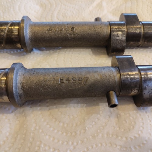 NOS Vintage pair of Inlet & Exhaust Camshaft for Triumph Pre Unit 500/650cc - Picture 3 of 7