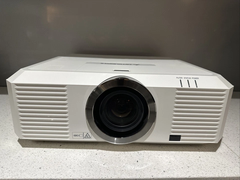 Mitsubishi UL7400U, 3LCD Full HD, WUXGA Projector, 5000 Lumens - Image 2 of 4