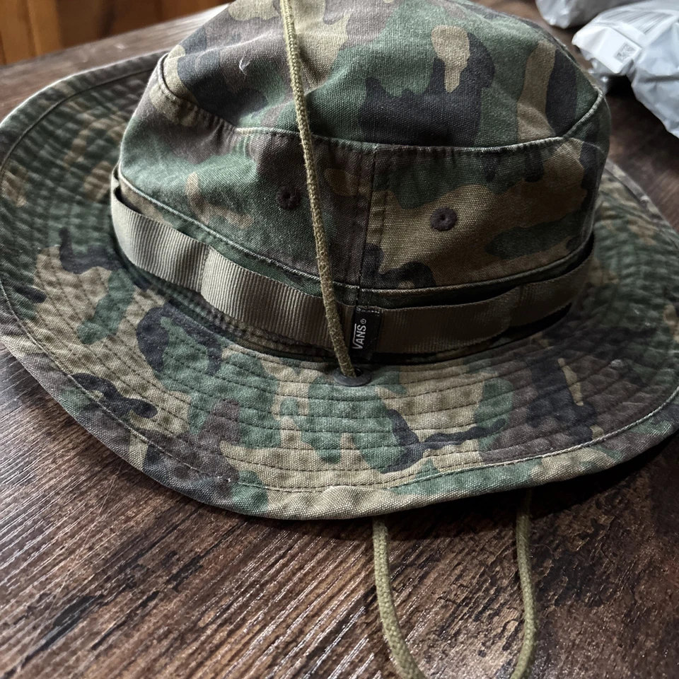 VAN'S MEN'S OUTDOORS BOONIE BUCKET HAT ADJUSTABLE CHIN CAMO STRAP GREEN SIZE M/L - Image 2 of 3