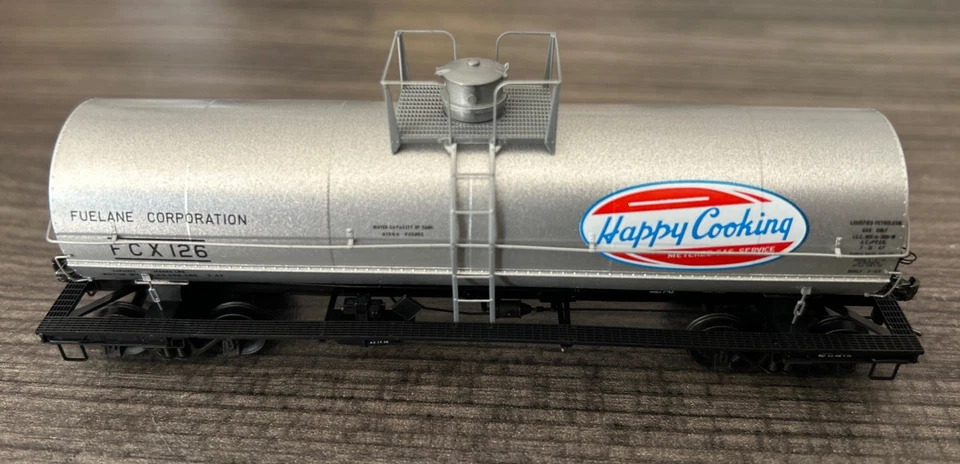 Kadee Cars HO RTR #9011 ACF 11000 Gal Tank Car-Fuelane Corporation #126 NIB CC - Image 3 of 4