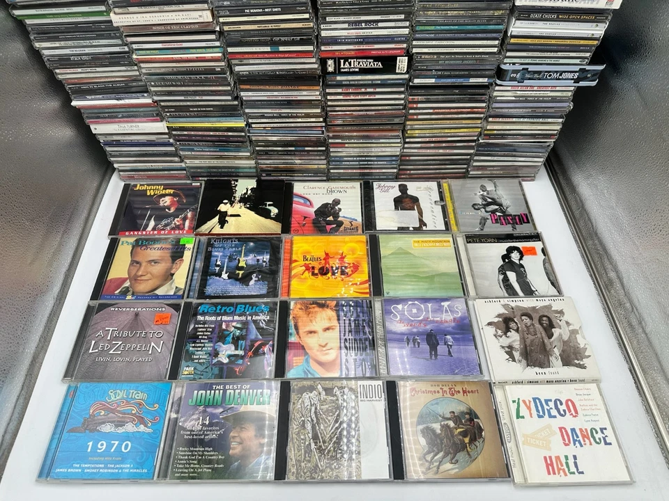 Bulk Lot of 400 Plus CDs With Cases Various Genres Some New Sealed Foto 4 de 4