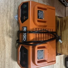 RIDGID 18V Dual Port Simultaneous Charger (AC86095)
