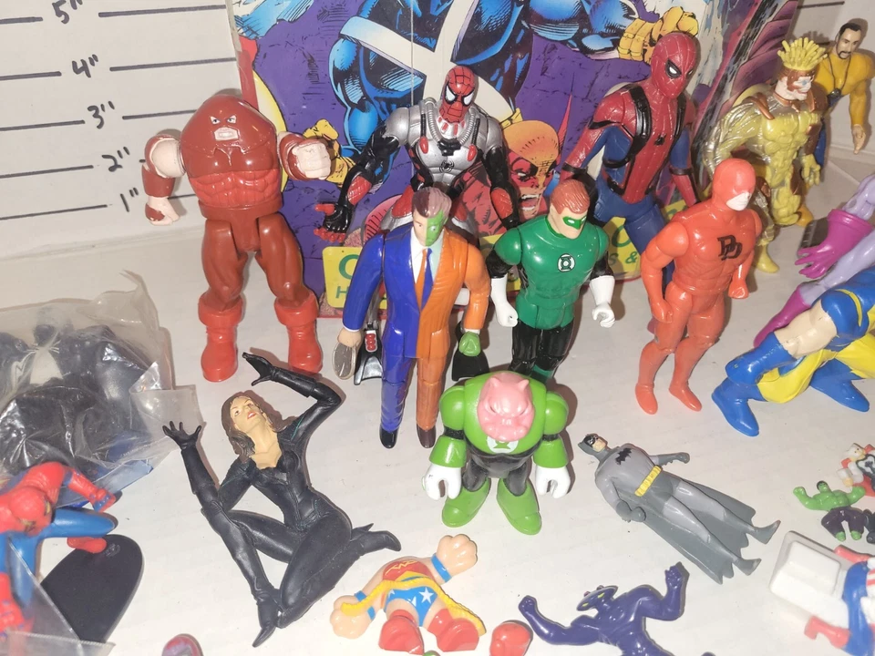 Gran Lote Marvel DC X-Men Estuche Coleccionista Blackbird Misil Accesorios Spiderman Foto 2 de 4