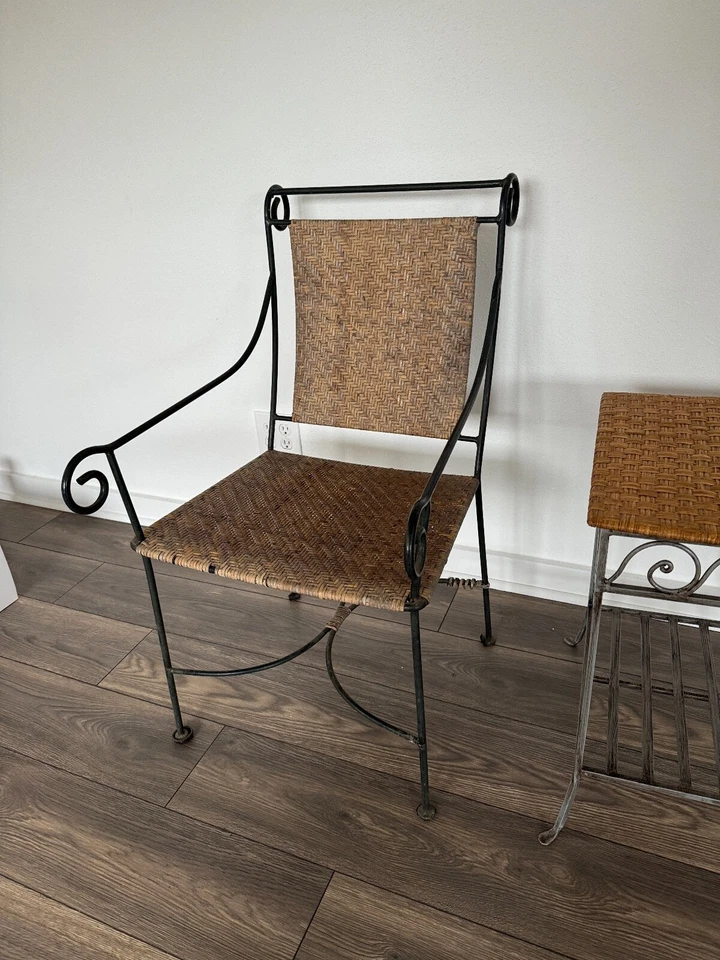 Boho vintage RARO 2 piezas. SILLAS DE MIMBRE JARDÍN PATIO HIERRO FORJADO clásicas con mesa Foto 2 de 4