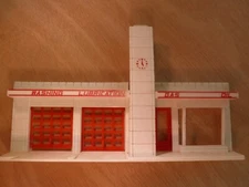 Plasticville #GO-3 - GAS STATION LARGE - INDIVIDUAL PARTS  - ORIGINAL - O Scale