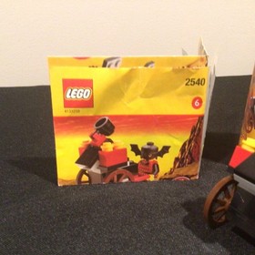 LEGO Vintage Shell promo set 2540 Fright Knights flying catapult cart w BOX!