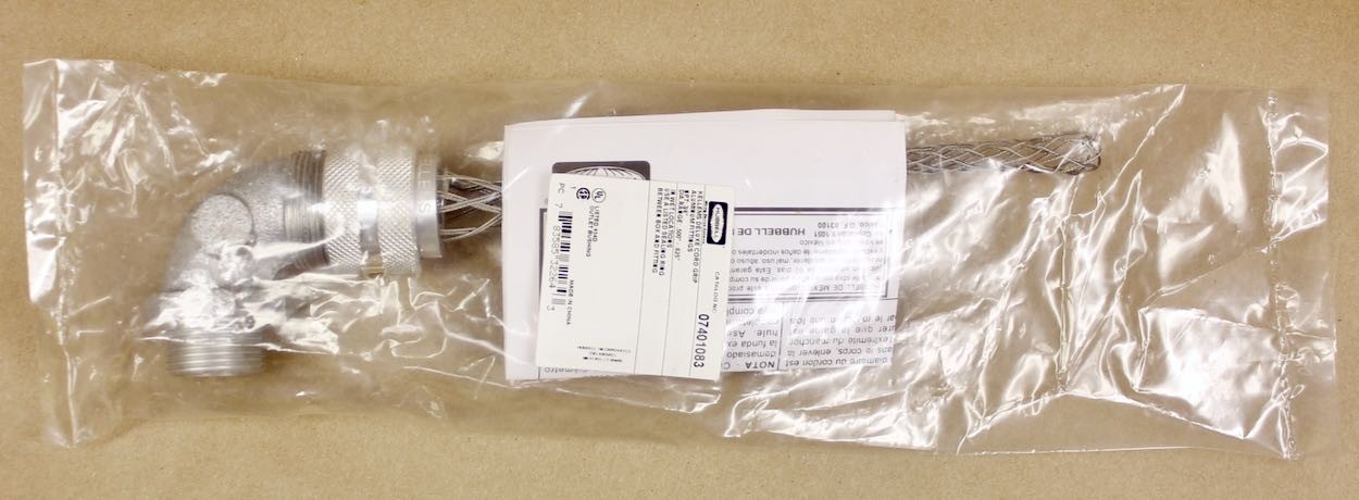 Hubbell 07401083 Mesh Strain Relief Grip 1/2" to 5/8" Cord 3/4" MNPT 90º Elbow