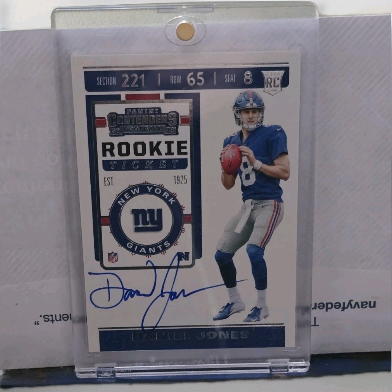 Daniel Jones Panini Contenders #102 Autograph