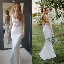 Sexy Mermaid Wedding Dresses V-Neck Sleeveless Lace Appliques Beach Bridal Gowns