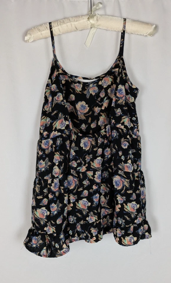 Blusa Soprano S Para Mujer Negra Floral Recortada Espalda Correa Espagueti Babydoll Foto 3 de 4