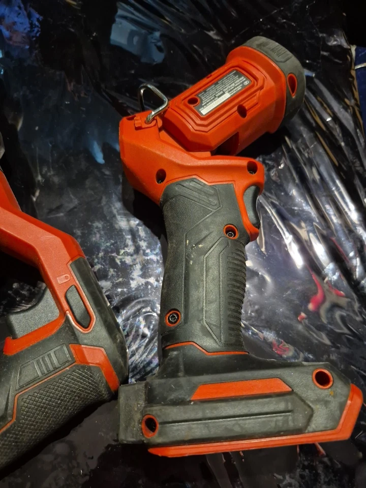 El producto de la imagen es un foco SKIL PWRCore 20V y SKIL PWR CORE... Foto 3 de 4