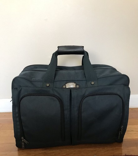EUC Ricardo Beverly Hills Duffel w/ Wheels Travel bag 26" & Shoulder Strap Green