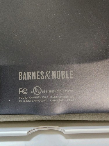 BARNES NOBLE NOOK BNRV300 SIMPLE TOUCH 6" TABLET READER W/ POWER CORD & BOX - Picture 13 of 18