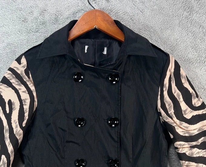 Chaquetas D&Y Mujer Pequeñas Negras Cebra Doble Pecho Cuello Estampado Animal Forradas Foto 2 de 4