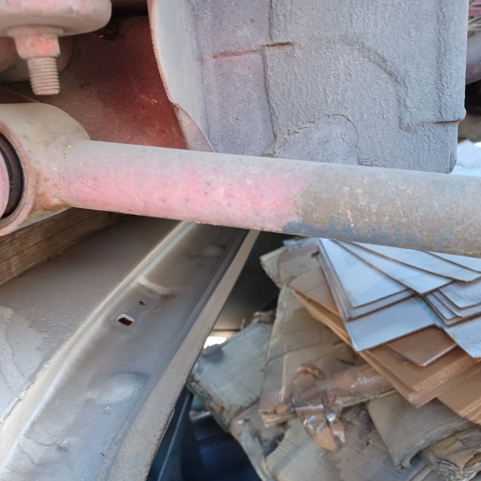 Geo Tracker 1994 brazos de control traseros laterales derecho y derecho par OEM Foto 3 de 4