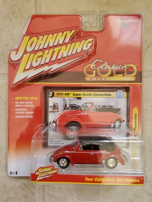 Johnny Lightning Classic Gold Collection 1975 VW Super Beetle Convertible