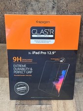 iPad Pro 12.9 in Spigen Glas.tR Slim Slim Sensor Opening Screen Protector