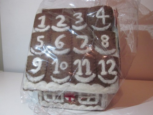 Pottery Barn Kids Felted Gingerbread 3-D House Wool Advent Calendar MSRP $89.50 - Picture 10 of 19