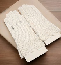 VTG Crochet Lace Ladies Gloves Small Grannycore Fairycore Three Spots No Tears