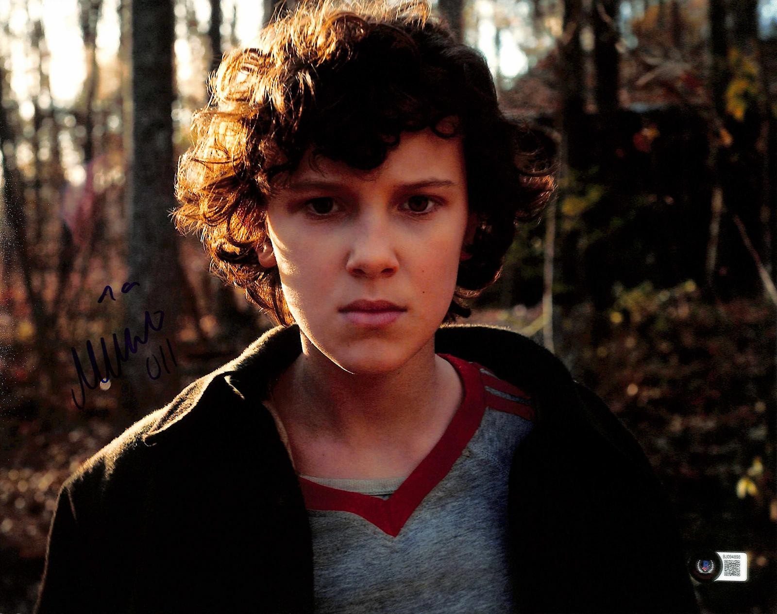 Millie Bobby Brown Signed Stranger Things 11x14 Photo Beckett Authenticated 