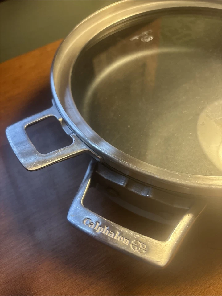 Sartén para saltear Calphalon Premier de 10” Easy Stack. y tapa - Apto para lavavajillas Foto 2 de 4