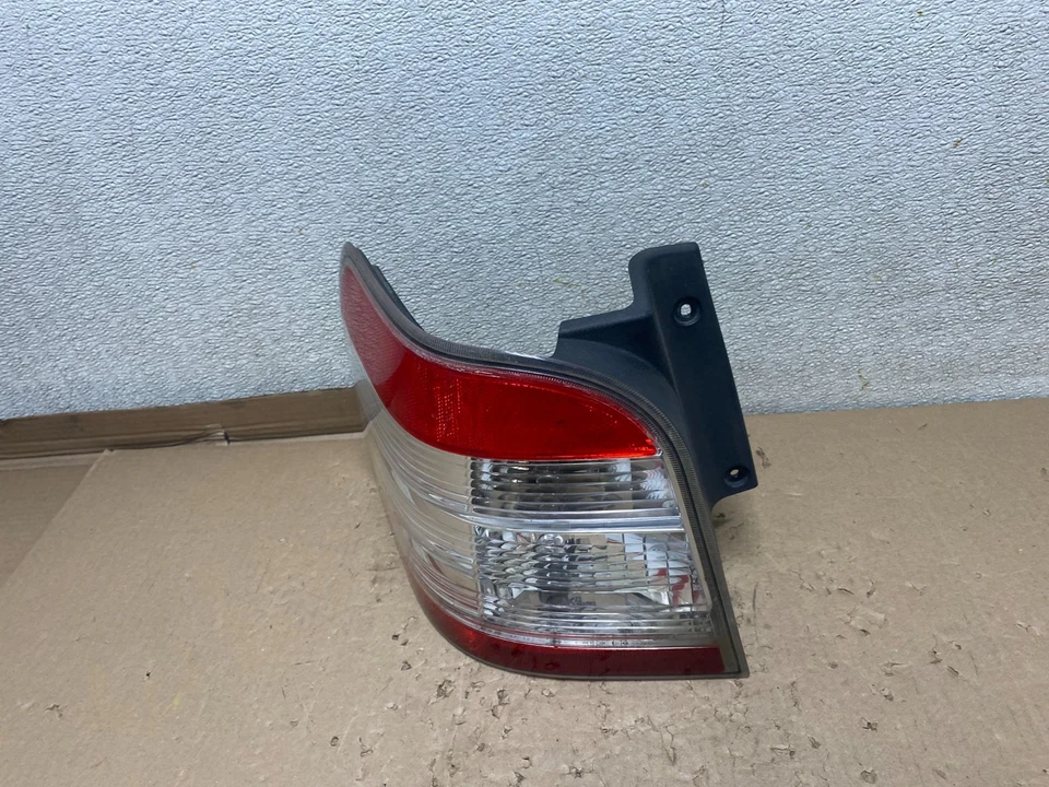 Luz trasera lateral izquierda Ford Taurus X 2008-2009 OEM U1229 DW Foto 2 de 4