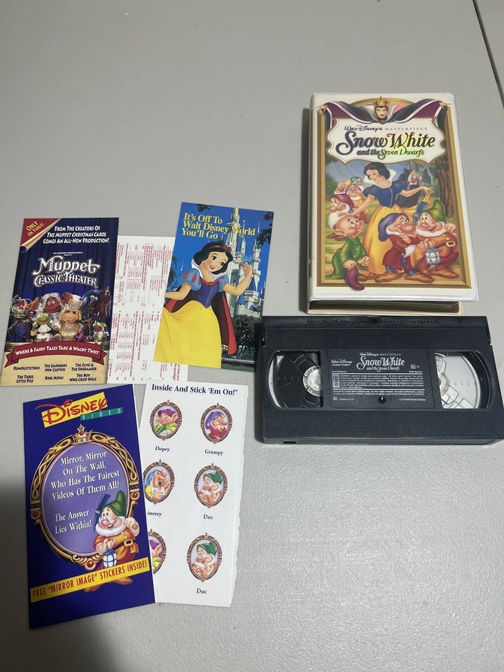 RARE Snow White and the Seven Dwarfs VHS Walt Disney Masterpiece collection - Image 3 of 4