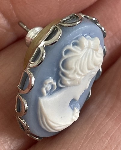 VINTAGE BLUE/WHITE CAMEO STUD BACK EARRINGS - Picture 8 of 15