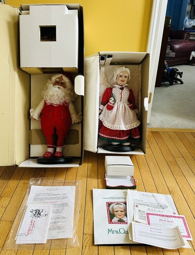 Vintage NIB Danbury Mint Santa's Workshop & Mrs. Claus Dolls W/ Org Papers &Box - Picture 2 of 20