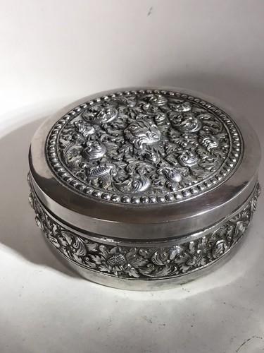 Antigua caja de plata Camboya con sello 900 y nombre de fabricante rebote que - Imagen 1 de 3