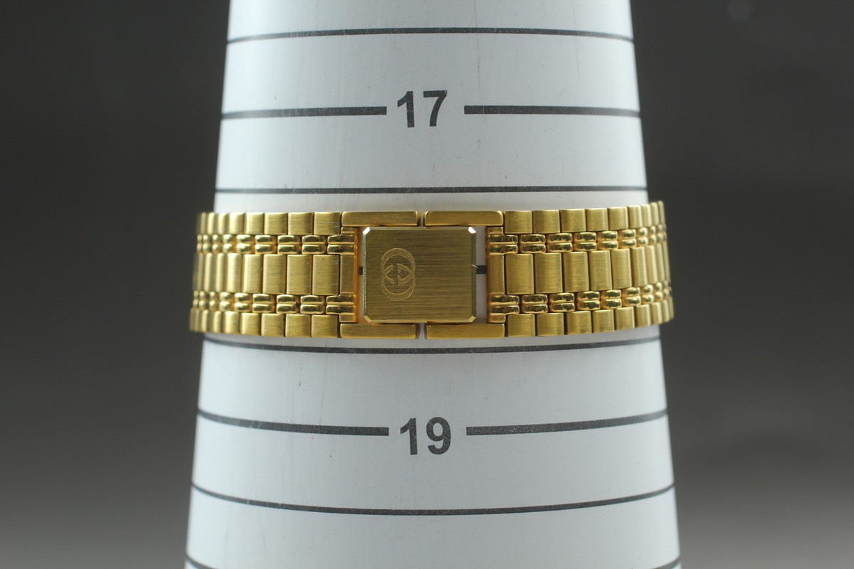GUCCI　9200m　時計 Exc+5 w/Box ] GUCCI 9200M Gold Dial Gold Plated Quartz Mens
