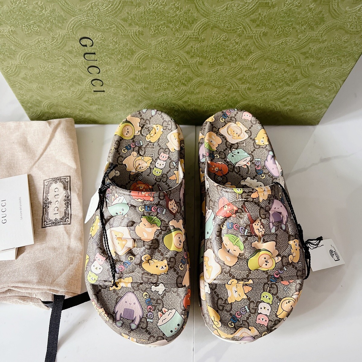 ★送料込★GUCCI Kawaii Pikarar ラバースライドサンダル Authentic Gucci x Pikarar Kawaii Interlocking GG 42/11/11.5