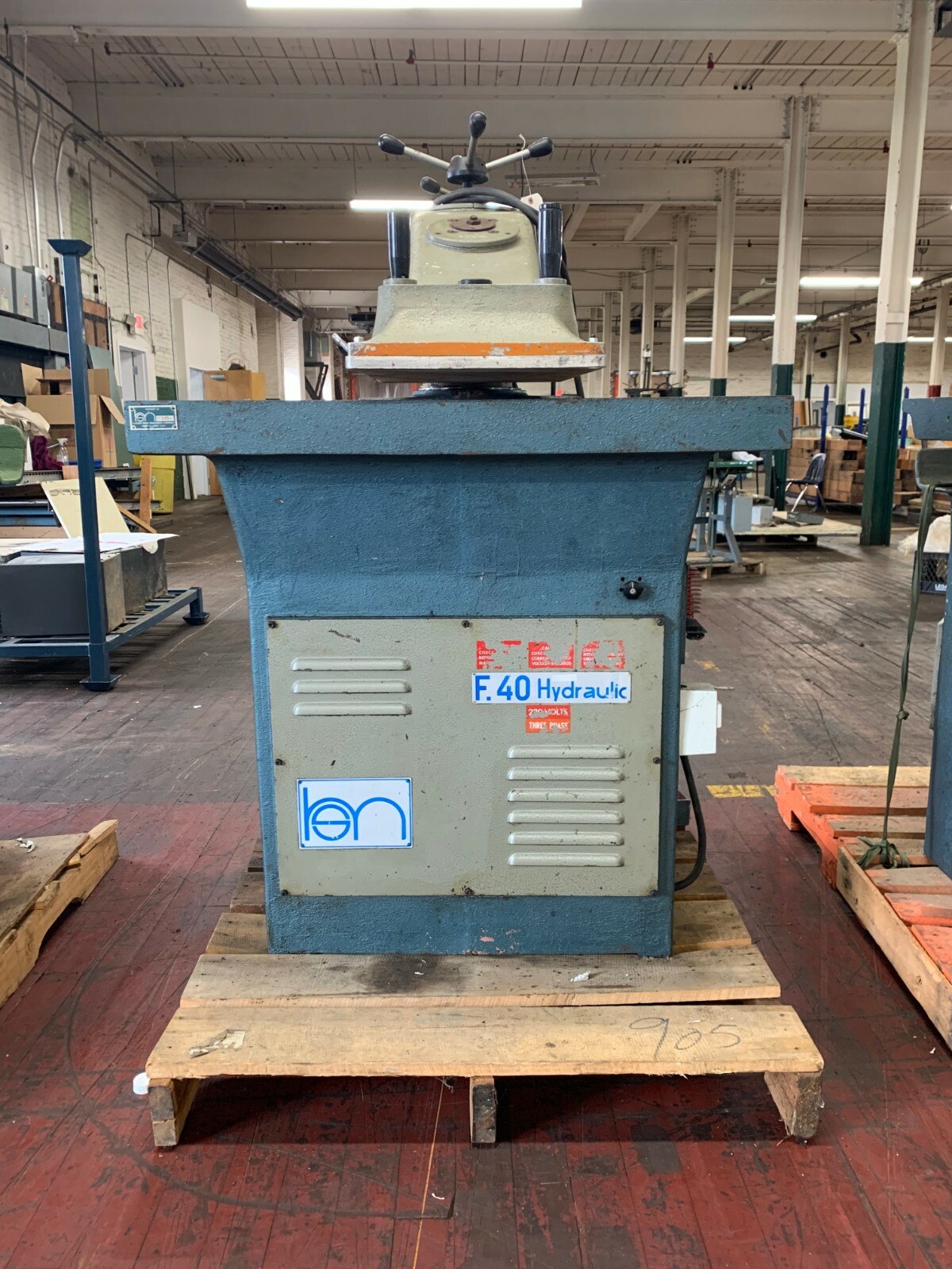 Hudson F.40 Hydraulic Swing Arm Clicker Press Museo Experimental el Eco