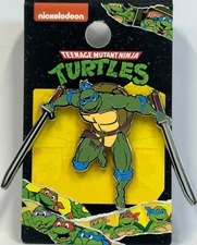 Enamel Pin - TMNT - Leonardo Leo Ninja Turtle Embossed Lapel Pin Badge NEW