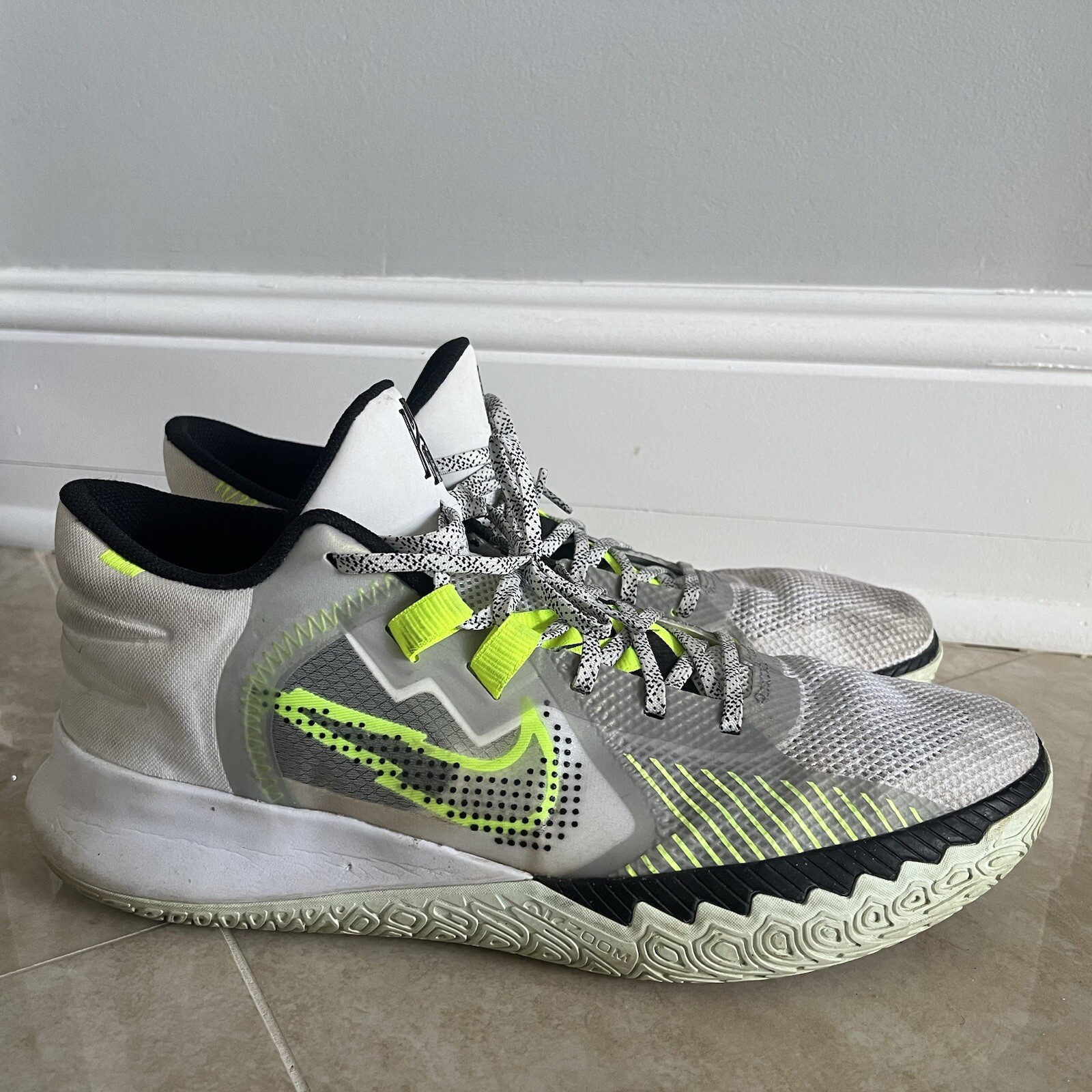 Kyrie Flytrap 5 Size 13 - image 1