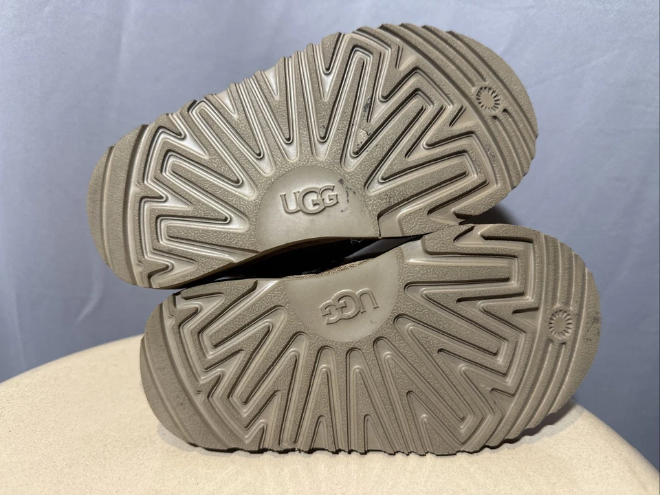 Used UGG Toddler Classic Ultra Mini Chestnut Size 9 Boots Shoes Side zip - Image 4 of 4